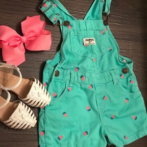 OSHKOSH size 3T short overalls girls strawberry